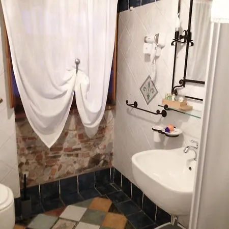 Luxury Corte Di Re Artu 2* Lucca