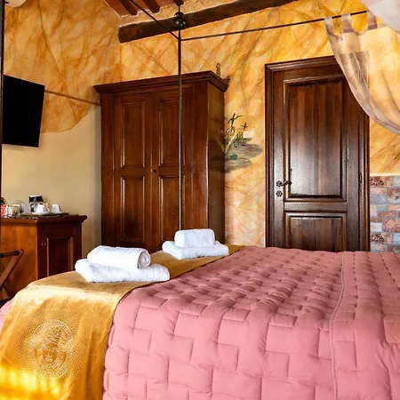 Luxury Corte Di Re Artu Panzió 2*